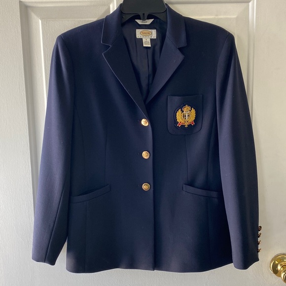 Vintage Talbots Navy Wool Blazer with Military Crest Made in Hong Kong. Petite 6 - Picture 10 of 12